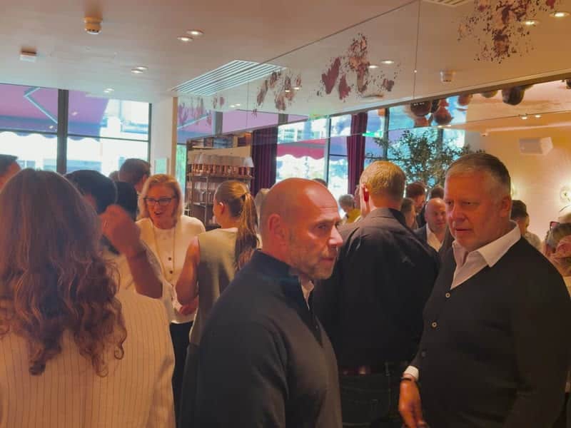 Guests talking at the LonRes Mix and Mingle at Babbo, St John&rsquo;s Wood